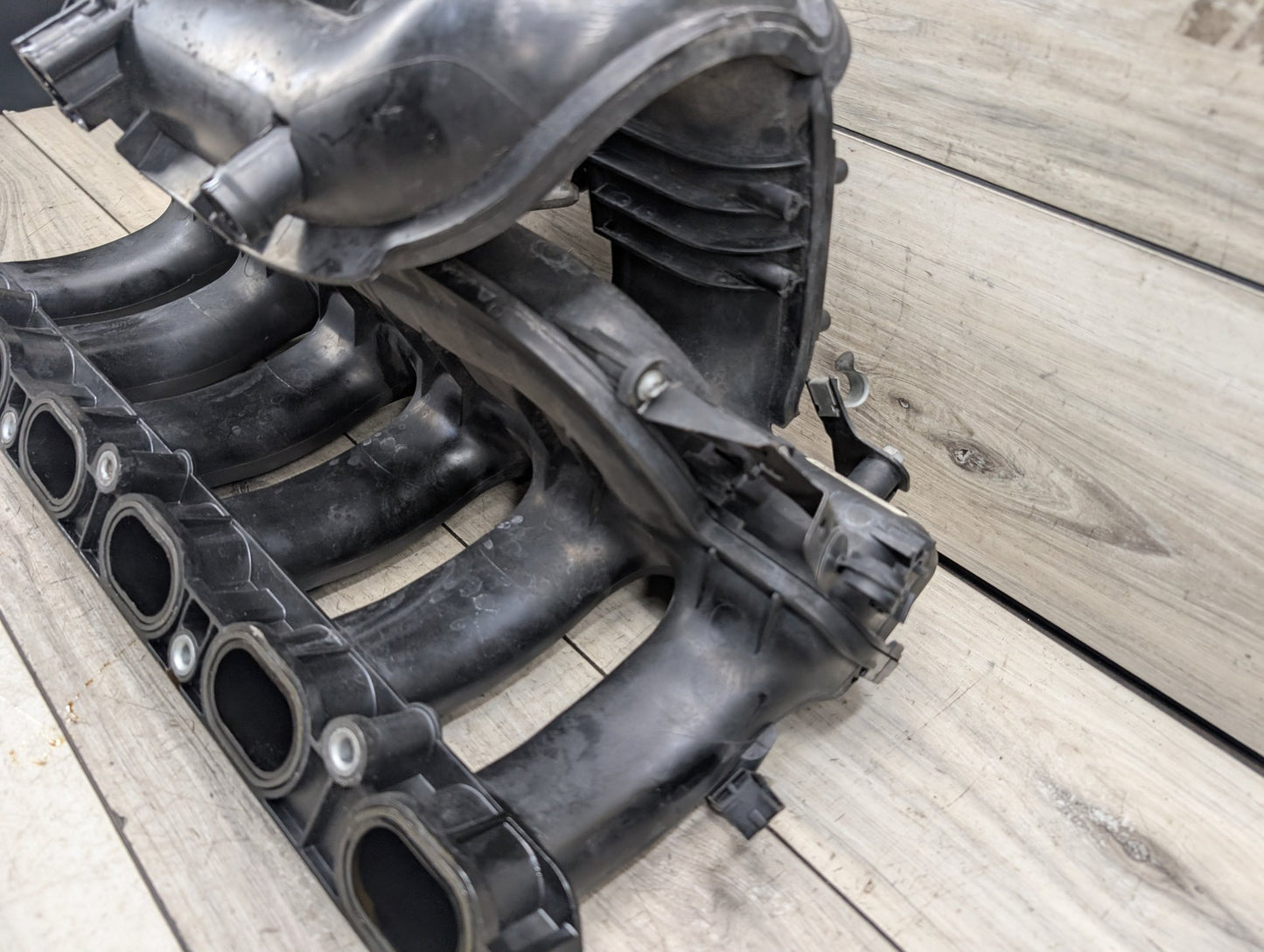 OEM BMW E70 E82 E88 E90 E92 E93 Engine N52 Intake Manifold w/ Throttle Body