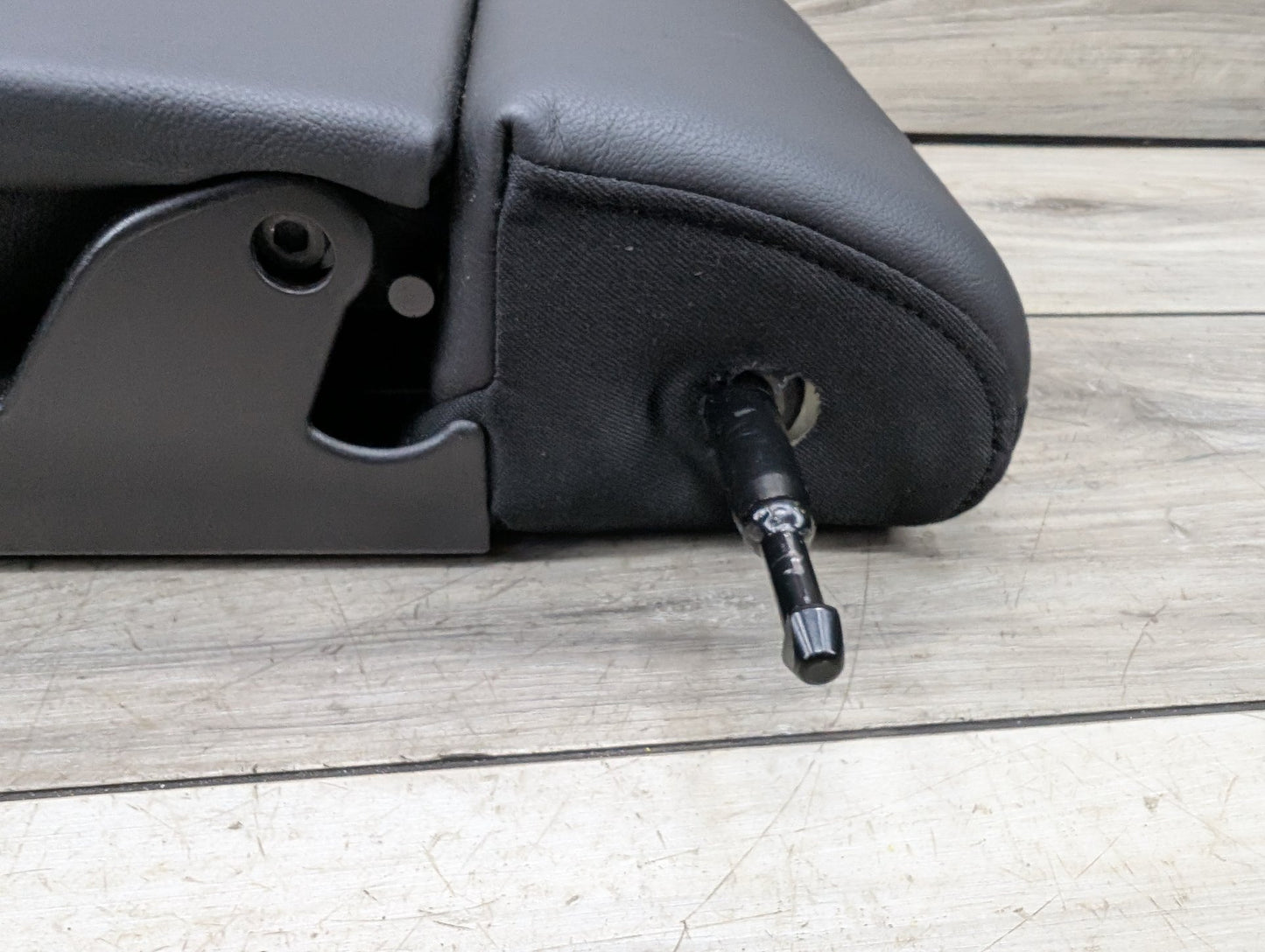 2018 - 2024 BMW X3 G01 Rear Center Middle Seat W/ Cupholder Armrest Assembly 7469761 B58B30O1
