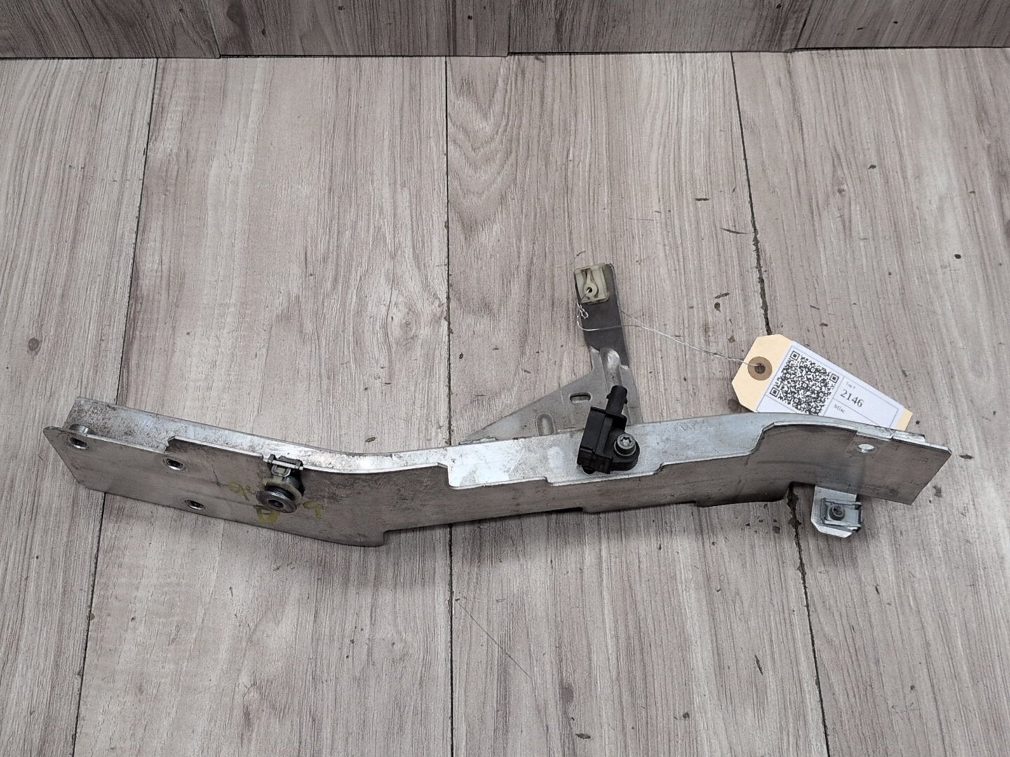 2014 - 2018 BMW X5 F85 Left Driver Headlight Bracket 7294491 S63B44T2