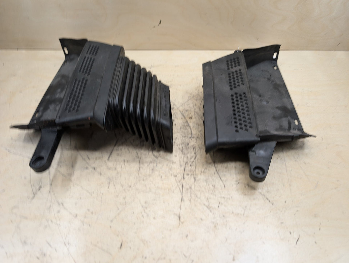 2011-2017 Audi RS5 8T Left Right Air Intake Ducts SET 8K0129618E OEM