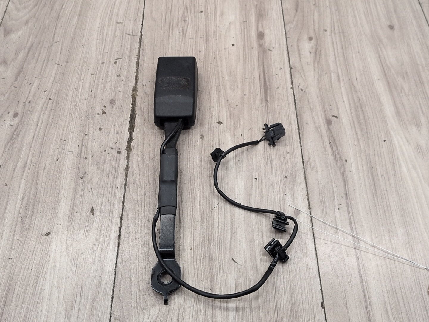 2015-2018 Audi Q3 8U Front Left Driver Seatbelt Seat Belt Buckle 8R0857755M