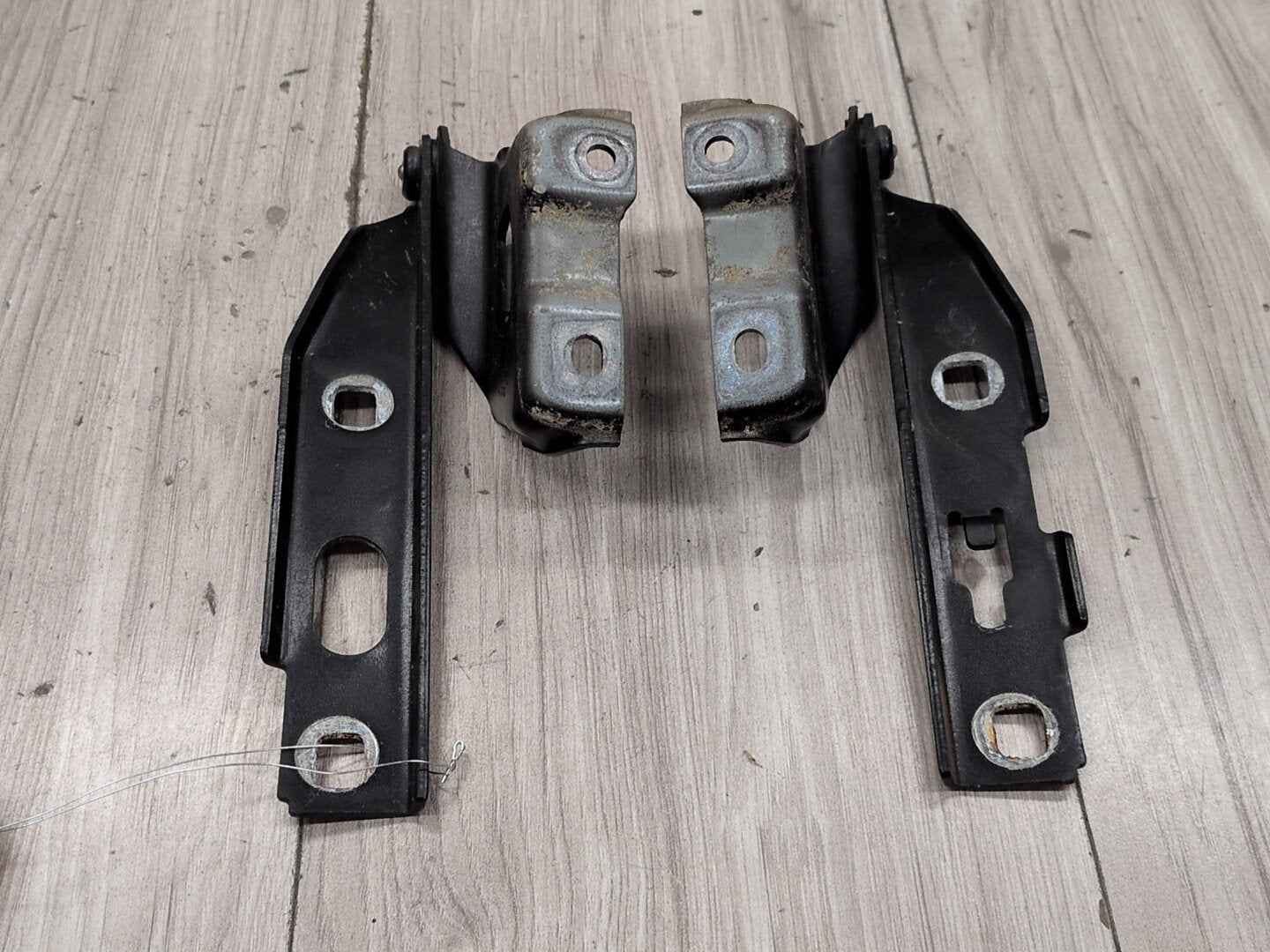 2008 - 2017 Audi S5 8T Hood Bonnet Hinges SET 8T0823301E