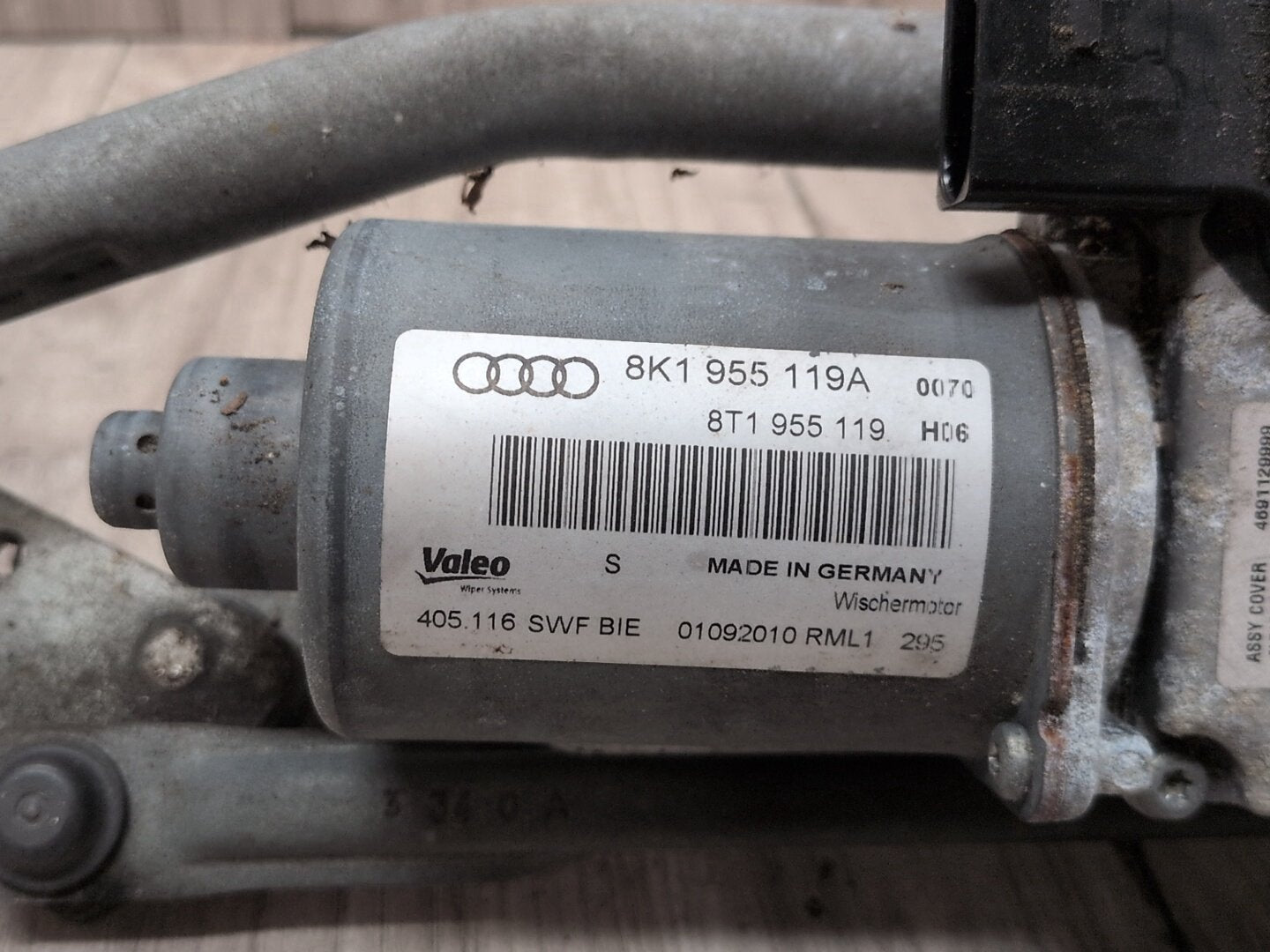 2010-2016 Audi S4 B8 Front Windshield Wiper Motor w/ Assembly 8K1955119A OEM
