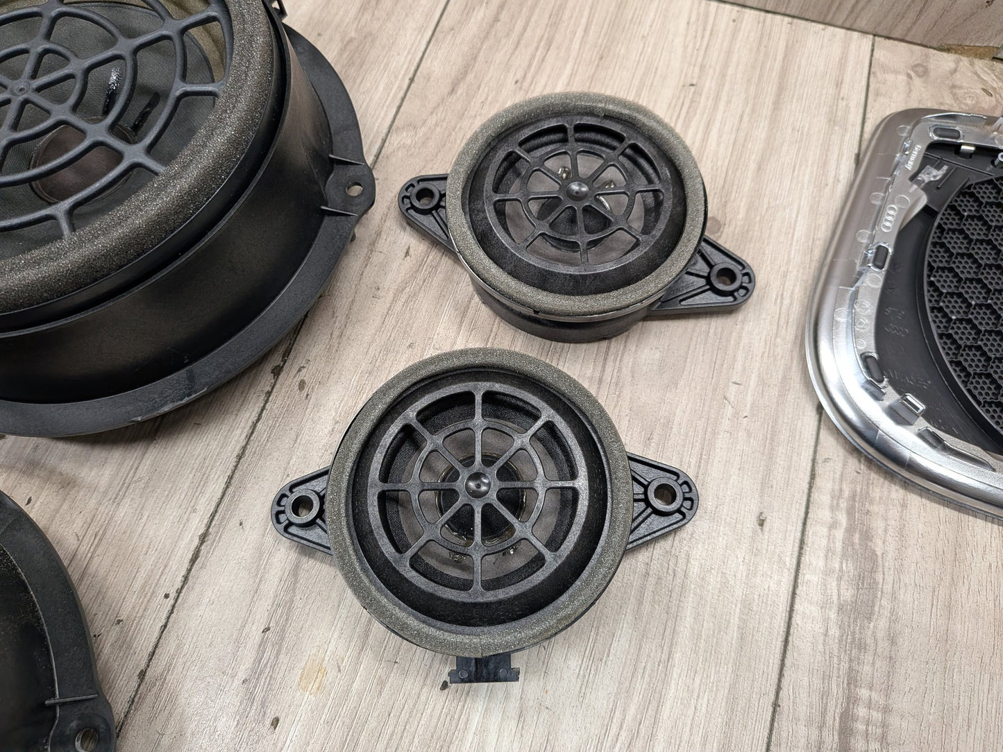 15-18 OEM Audi Q3 BOSE Subwoofer Sound Audio Speakers SET PN: 8U0035382A