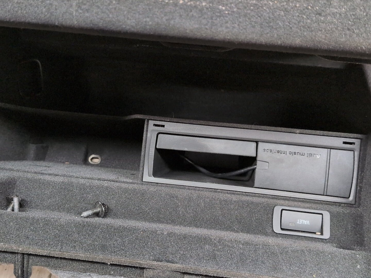 2008-2017 Audi S5 8T Dashboard Dash Board Panel Glove Box Assemly 8K1880302C OEM