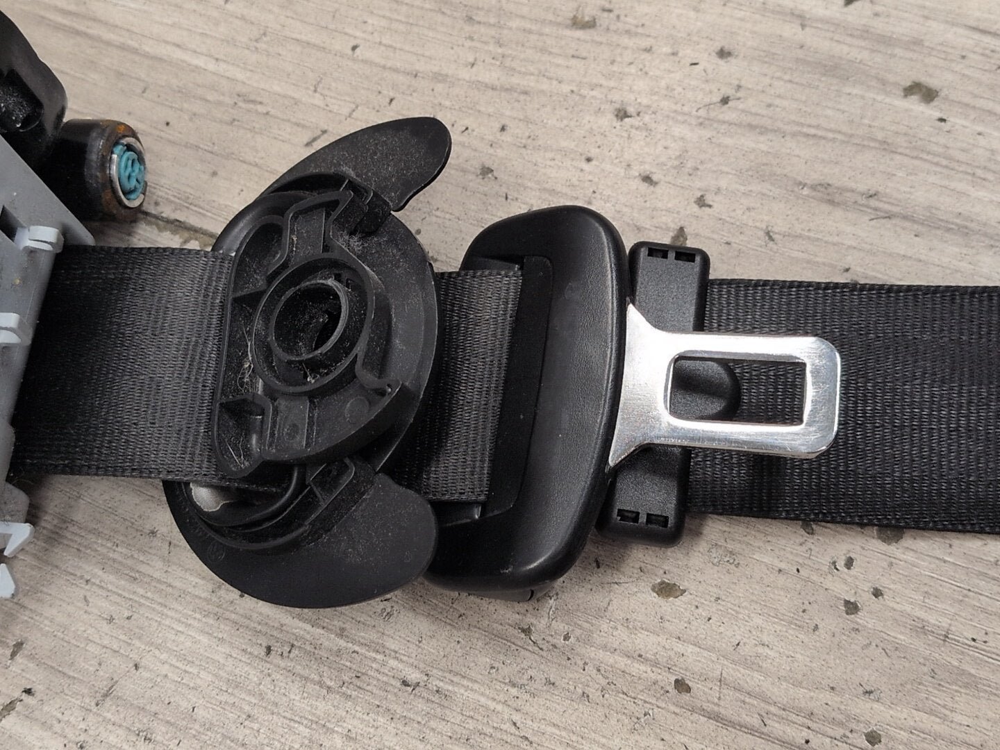 2015-2018 Audi Q3 8U Front Left Driver Seatbelt Seat Belt Retractor 8U0857706F