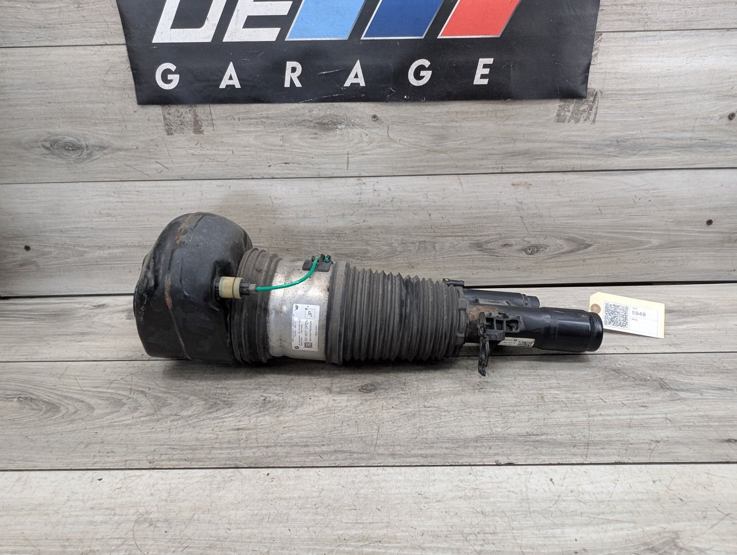16-21 OEM BMW G12 750 AWD Front Left Driver Air Suspension Strut Shock