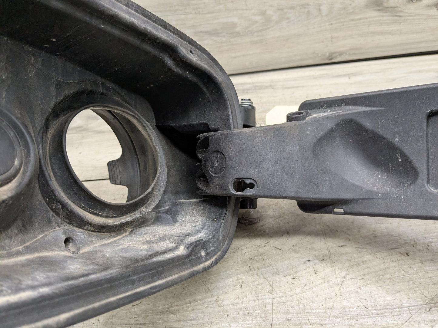 19-24 OEM BMW G20 330 M340 Fuel Gas Tank Fuel Filler Cover Pot Door Mount