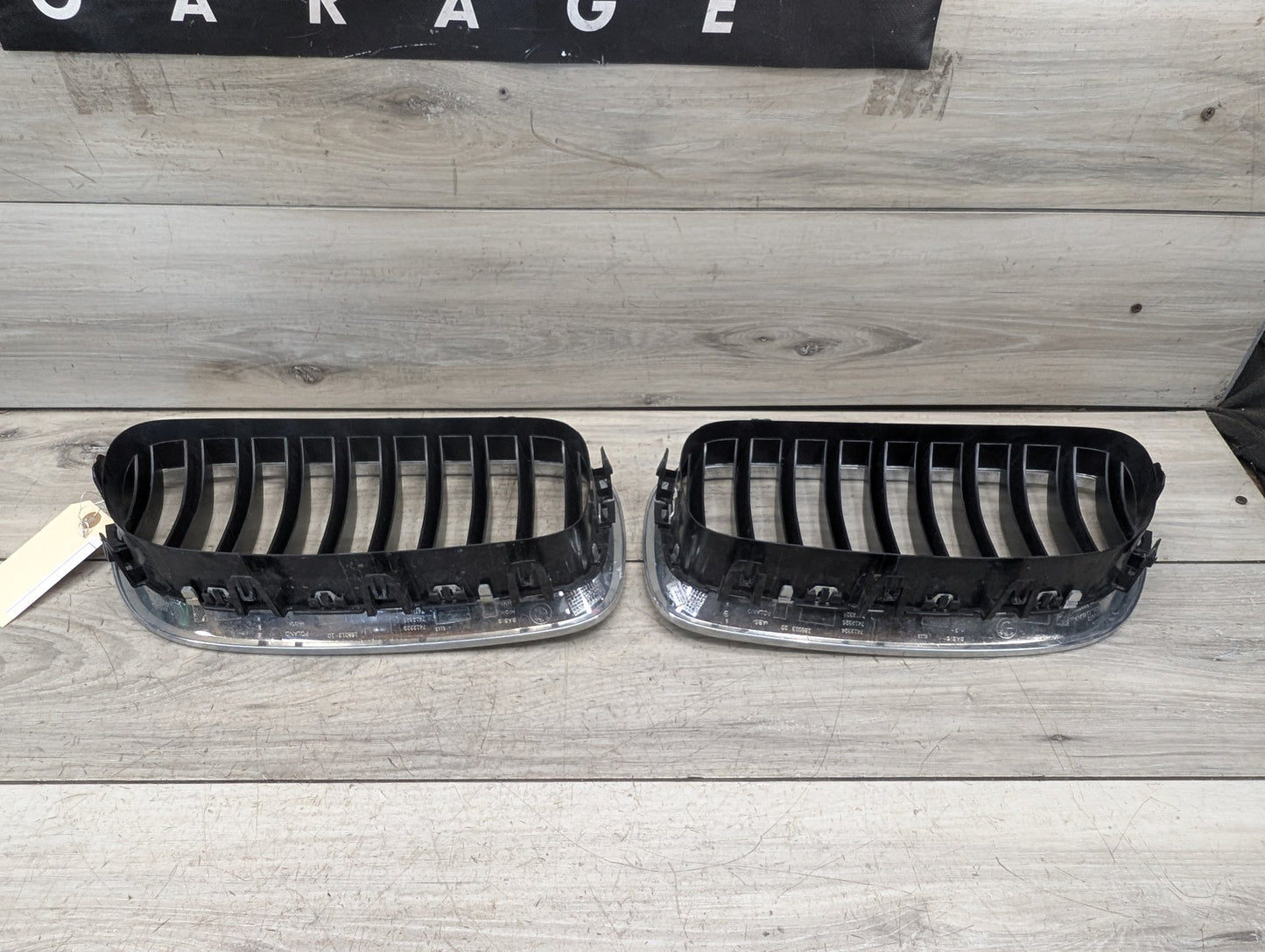 2011 - 2016 BMW 528i F10 Front Left Right Upper Bumper Cover Kidney Grilles SET 7412324 N20B20O0
