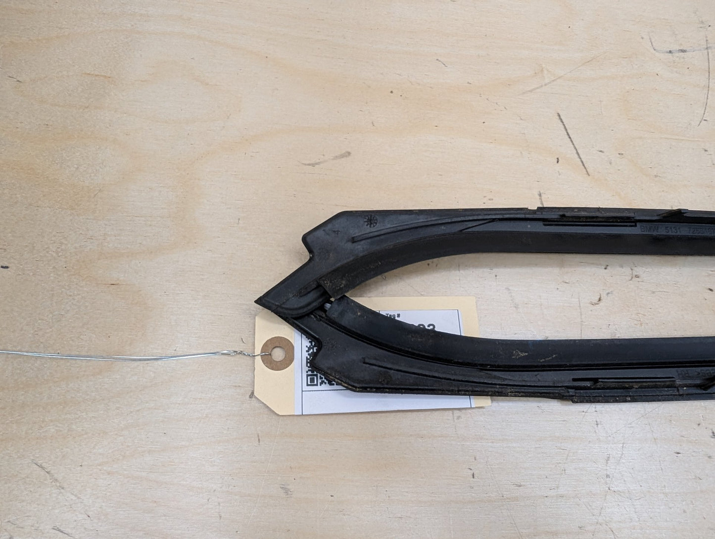 2012-2018 BMW 328i F30 Front Left Right Side Windshield Drip Trim Molding SET 7258187