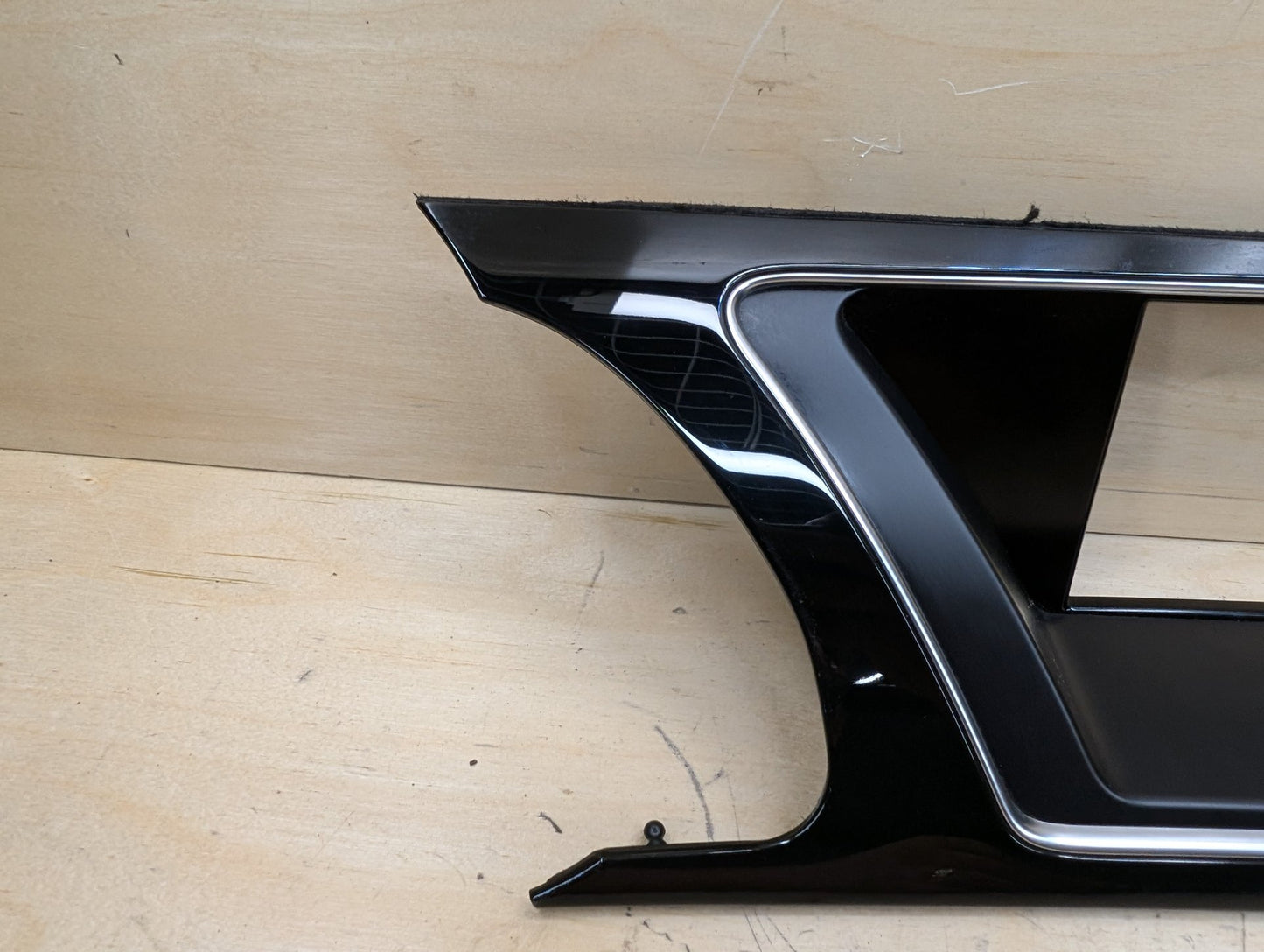 11-17 OEM Audi RS5 8T Center Console Monitor Display Screen Trim 8T1857186L