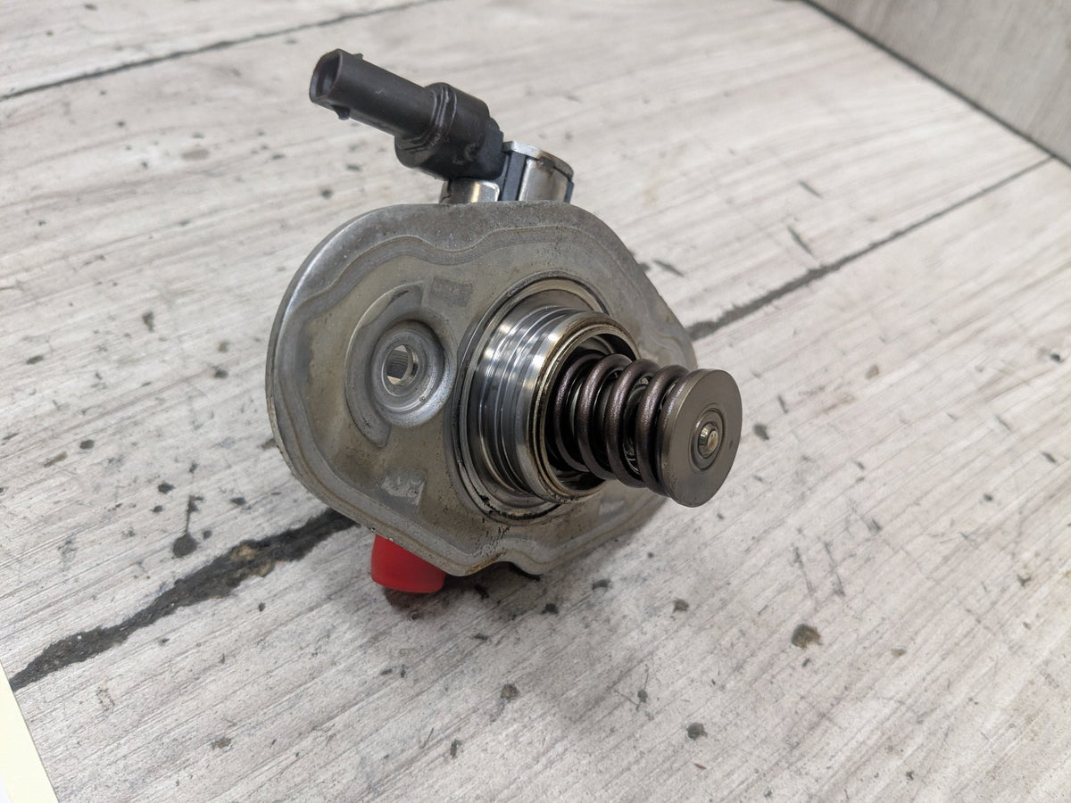 16-20 OEM BMW G11 G12 750 G30 M550 Engine N63R HPFP High Pressure Fuel Pump 5-8