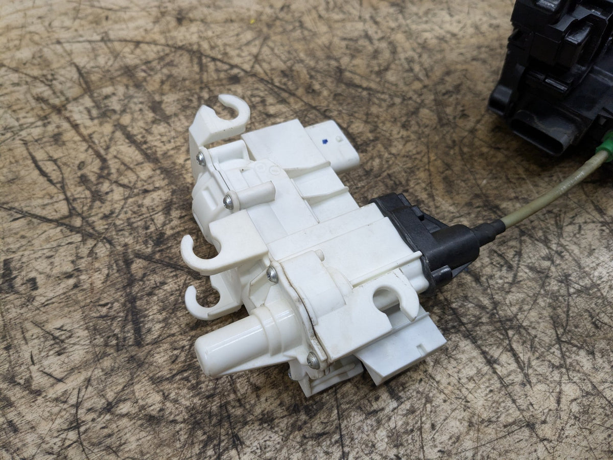 16-22 OEM BMW G11 G12 FRONT LEFT DRIVER Side Door Lock Latch Actuator SOFT CLOSE