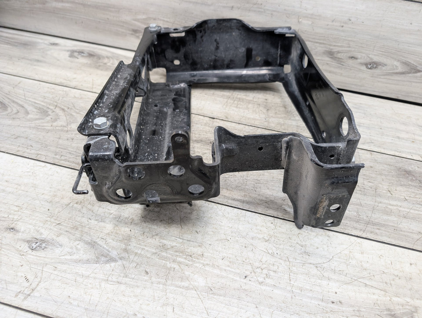 OEM BMW G20 G22 G23 G26 Front Right Passenger Radiator Reinforcement Bracket