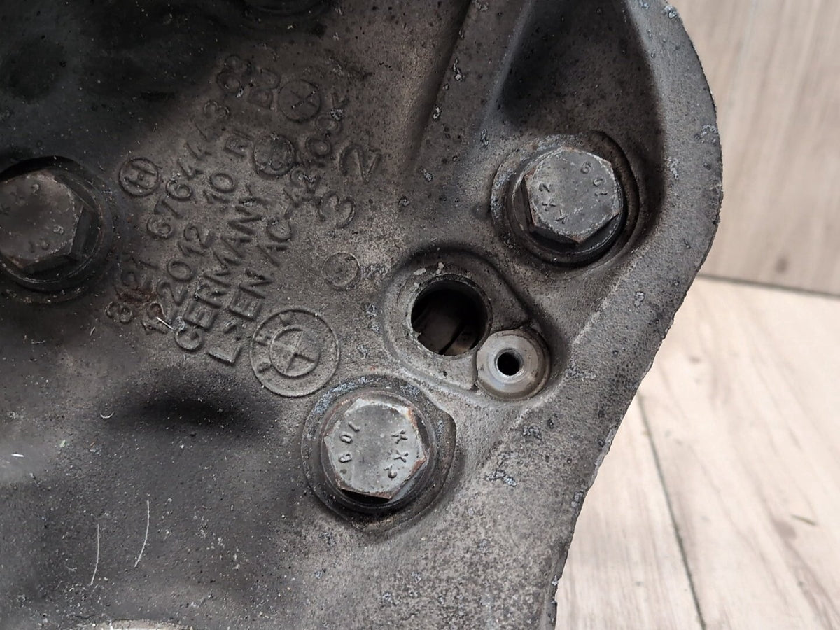 2006-2011 BMW 328i E90 Front Left Driver Spindle Knuckle w/ Bearing 6764443