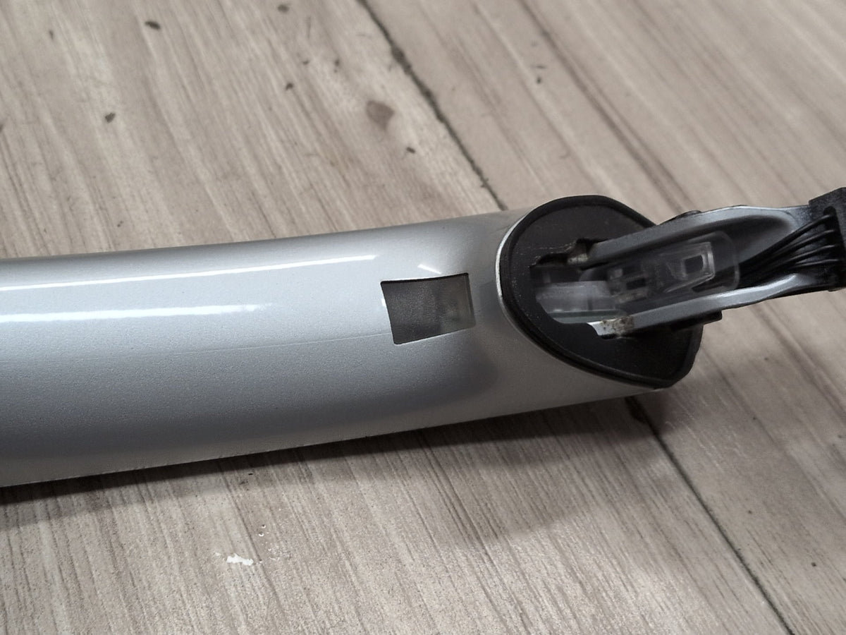 2016-2019 BMW 740Li G12 Right Passenger Door Handle w/ Comfort Access 7411034