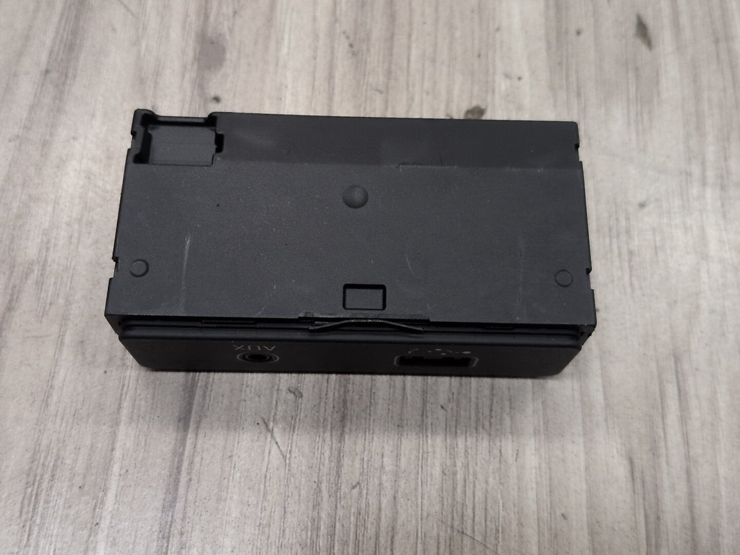18-24 OEM AUDI A4 A5 Q5 S4 SQ5 Center Console USB Port Aux Jack Port Connection