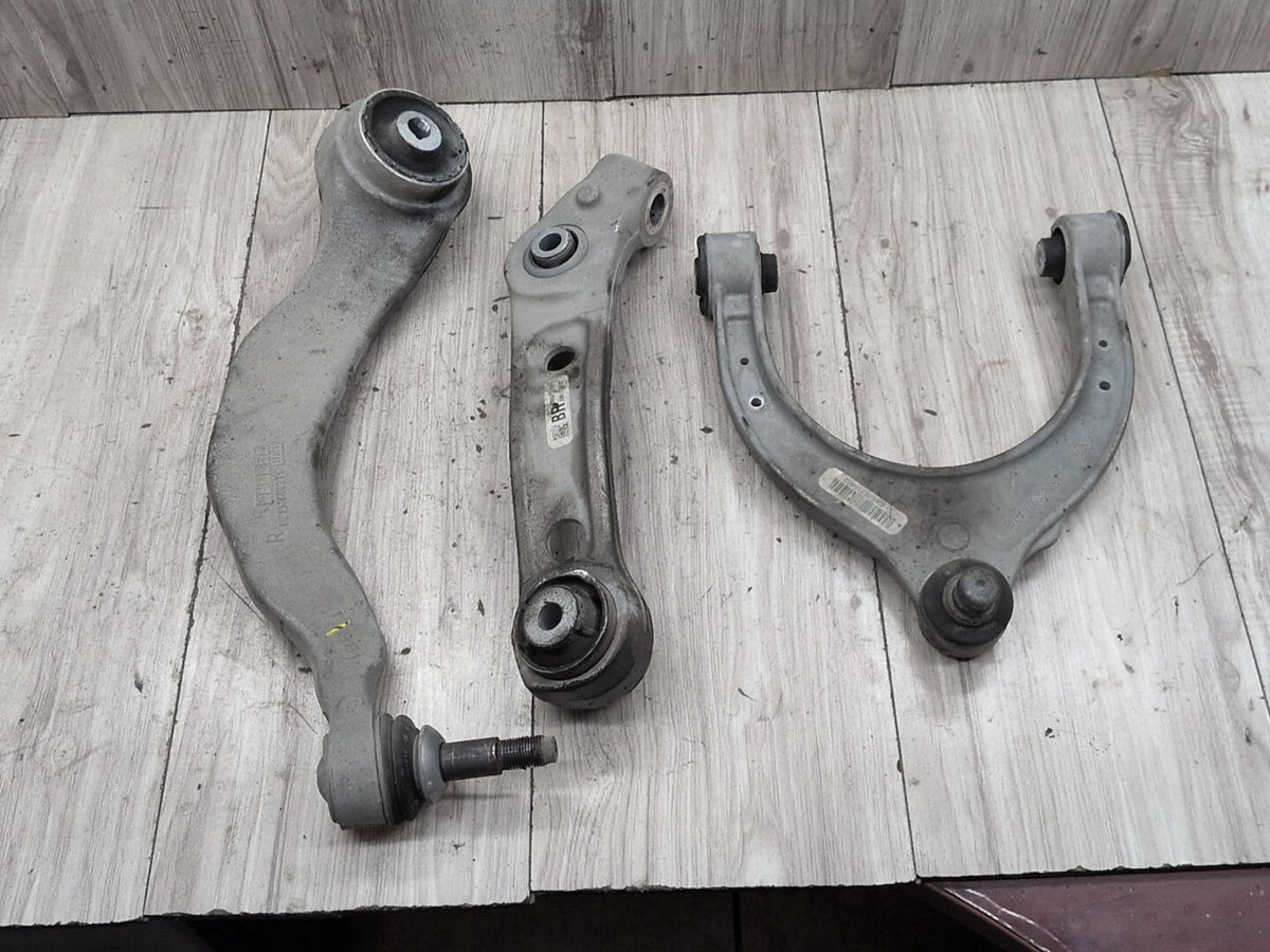 2017-2023 BMW M550i G30 Front Right Passenger Control Arms SET 6861174