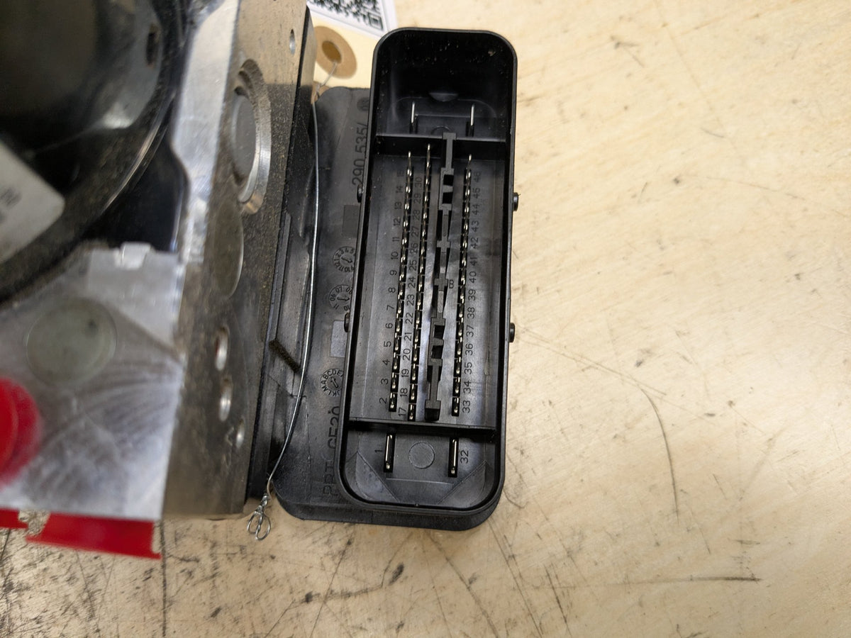 2008-2013 BMW 135i E88 ABS Pump Module 6790146 OEM