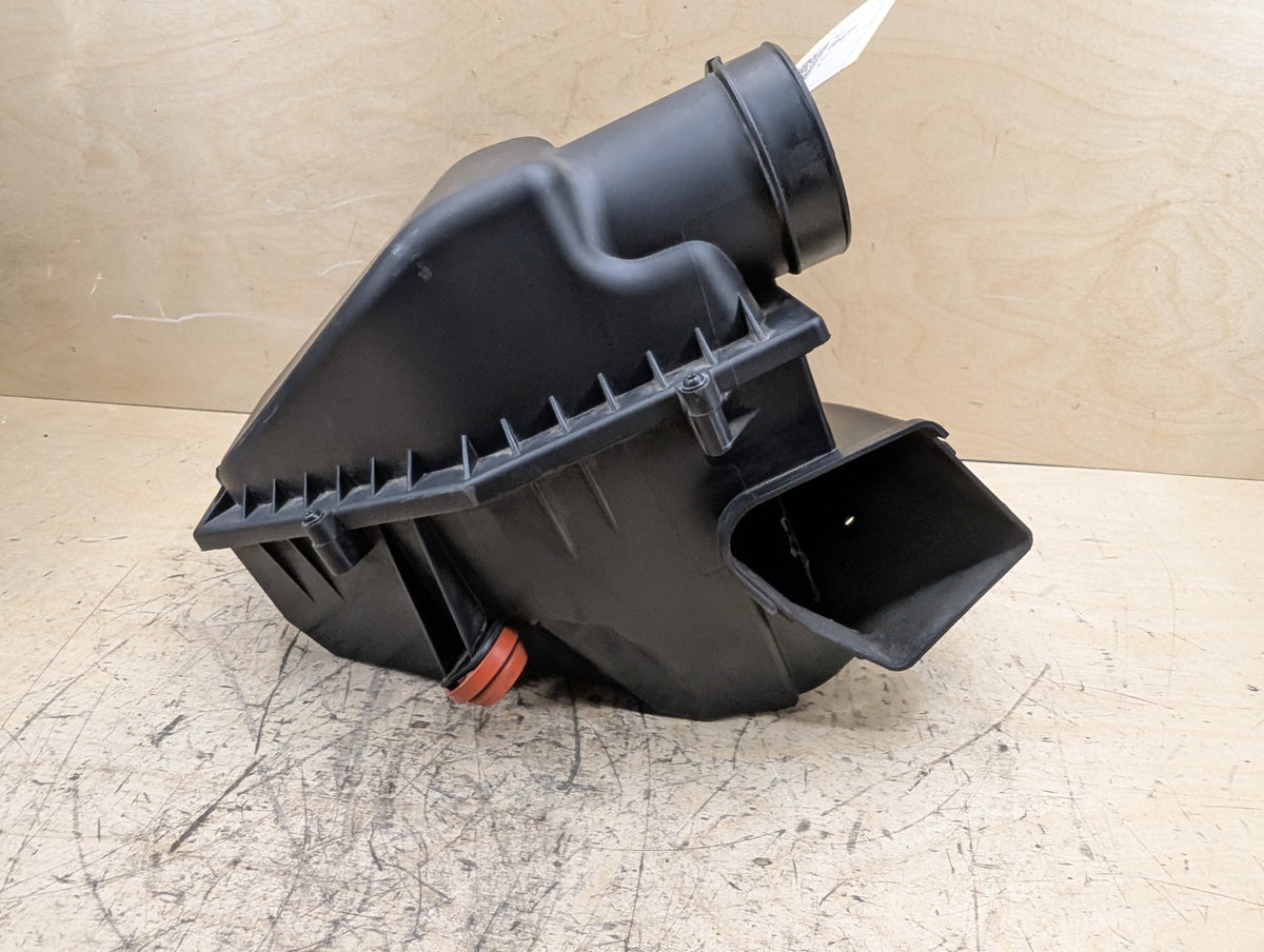 OEM BMW G05 G12 G30 540 740 Air Box Filter Cleaner Intake Resonator Muffler B58
