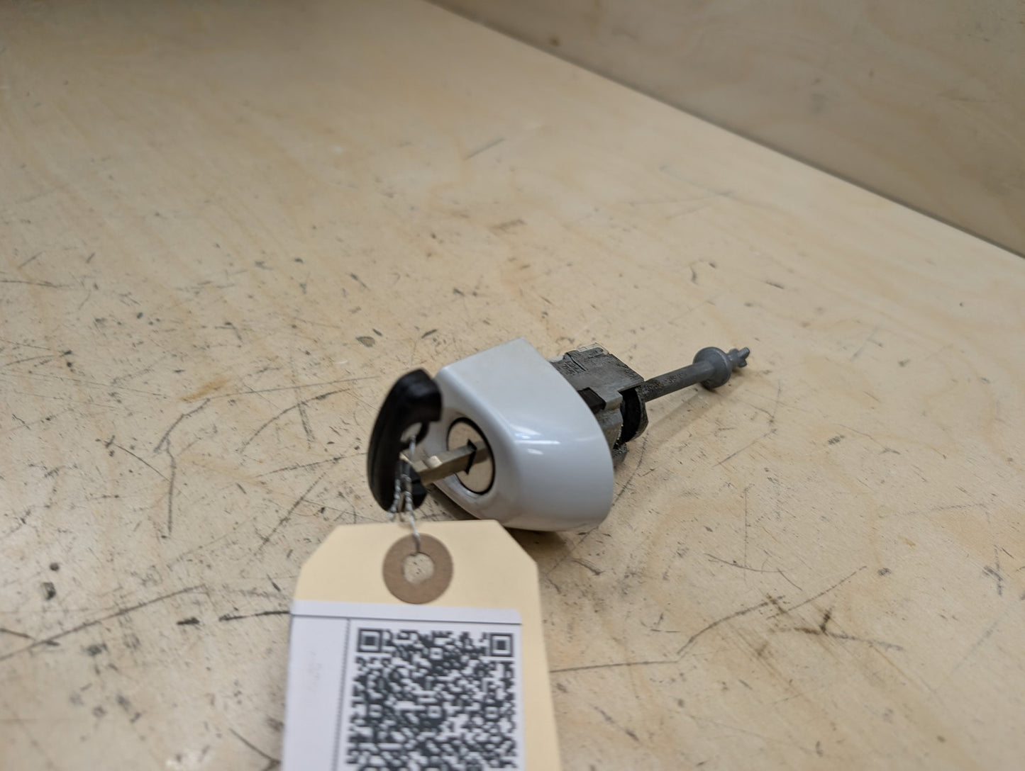 2012-2018 BMW 328i F30 Front Left Driver Key Lock Mechanism w/ Key 7310731