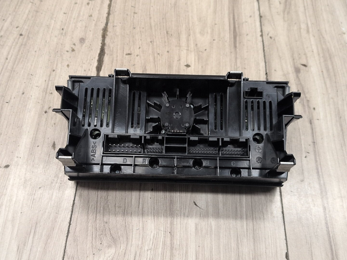 2015-2018 Audi Q3 8U Front AC Heater Climate Control Switch 8U0820043E
