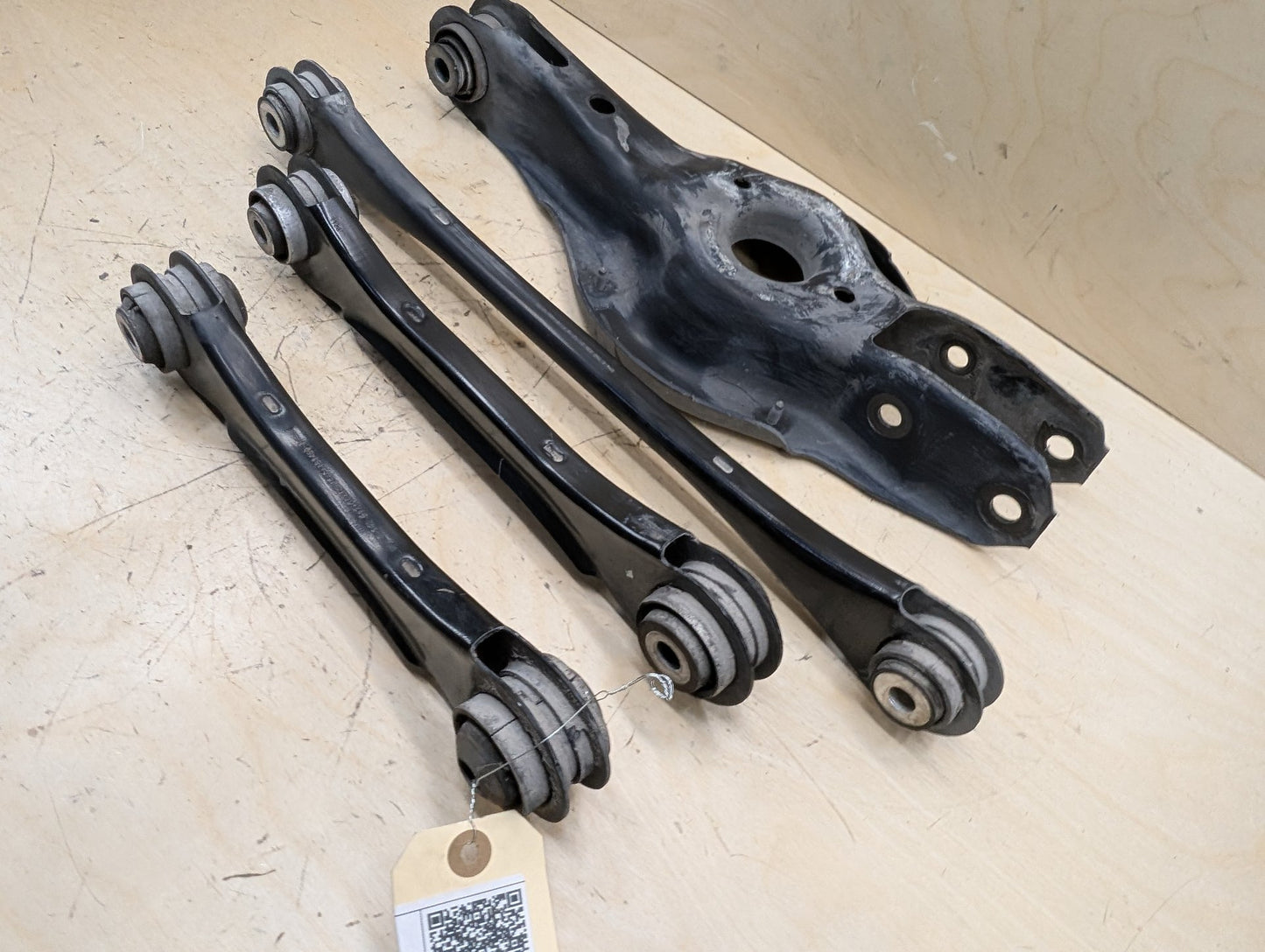 2012-2018 BMW 320i F30 Rear Left Driver Control Arms SET 6792539