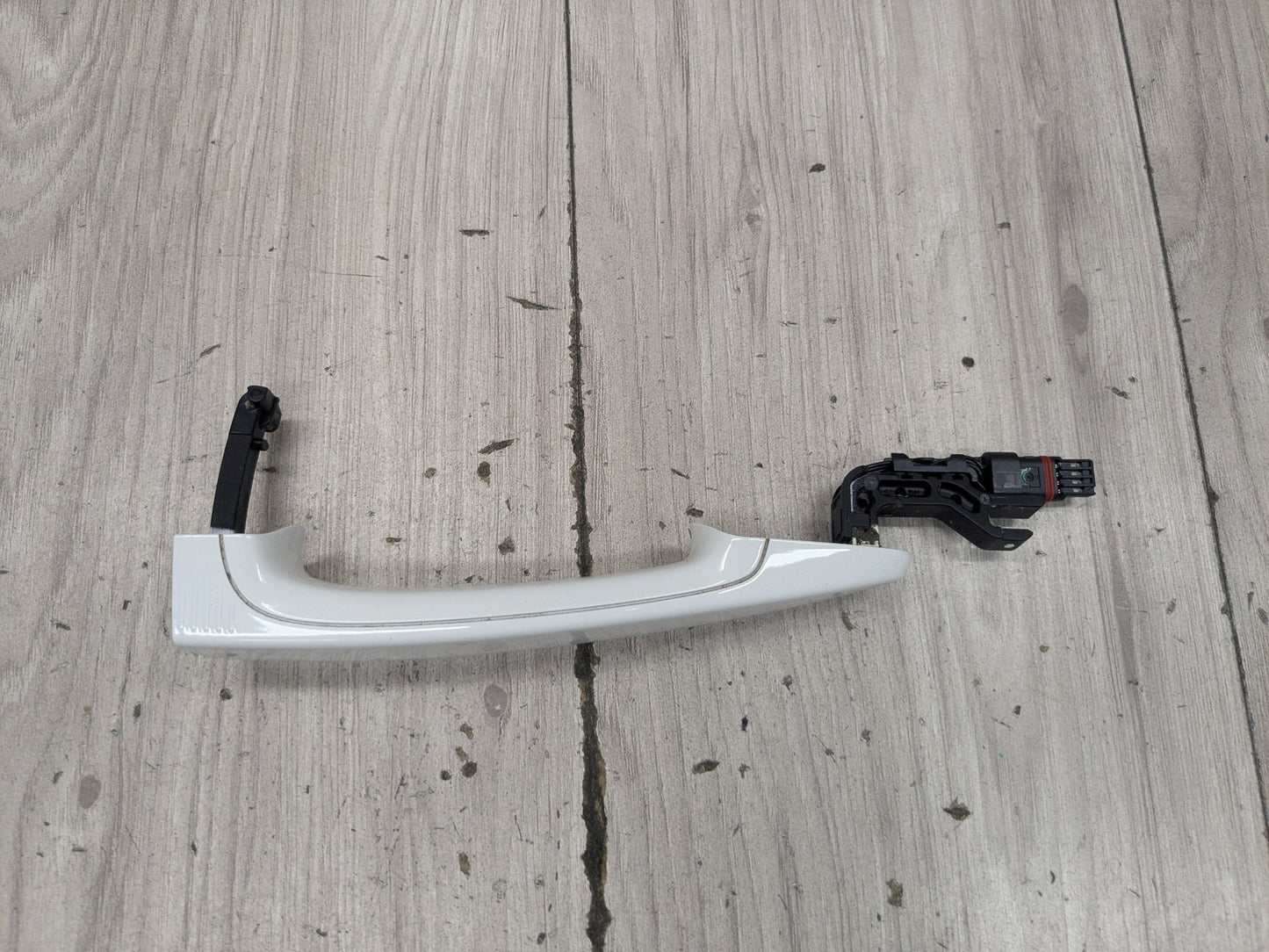 OEM BMW F23 F30 F32 F80 F82 M3 Right Passenger Door Handle COMFORT ACCESS White