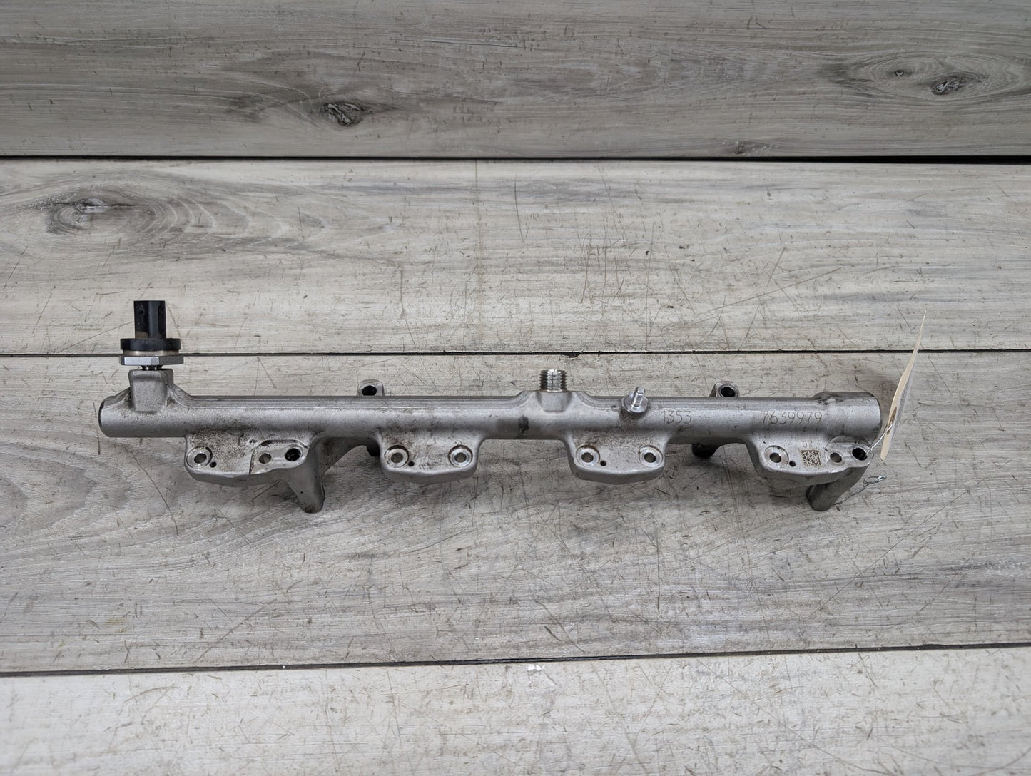 2018 - 2024 BMW X3 G01 Engine Motor Fuel Injector Rail Line 7639979