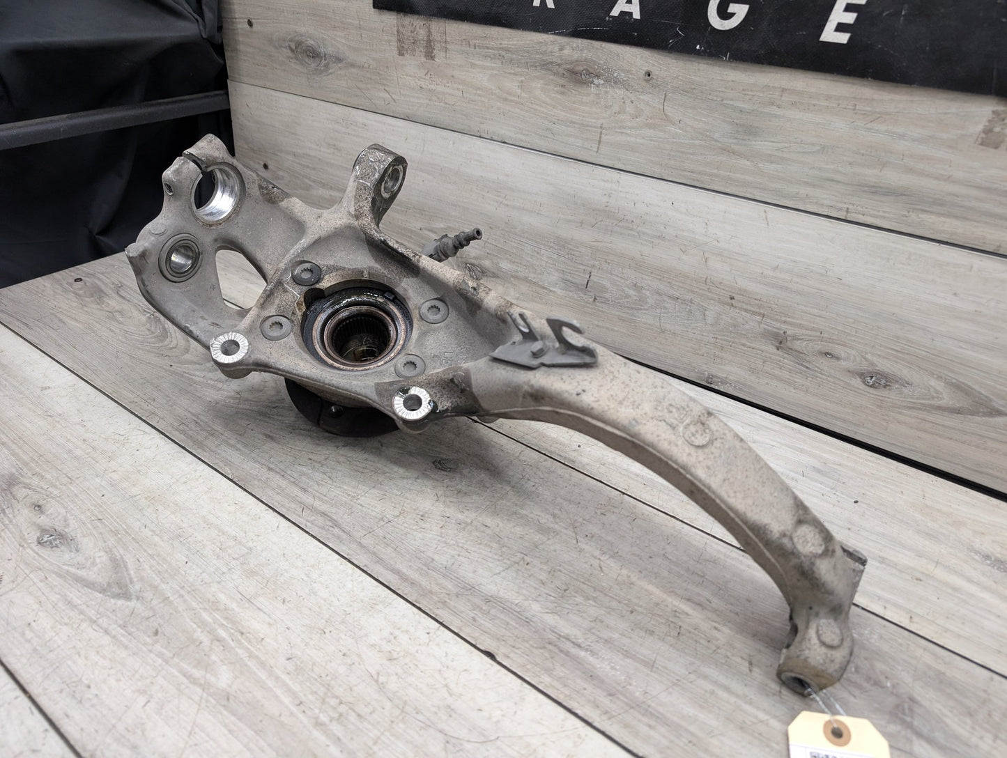 2008 - 2017 Audi S5 8T Front Right Passenger Spindle Knuckle w/ Bearing 4G0407242D