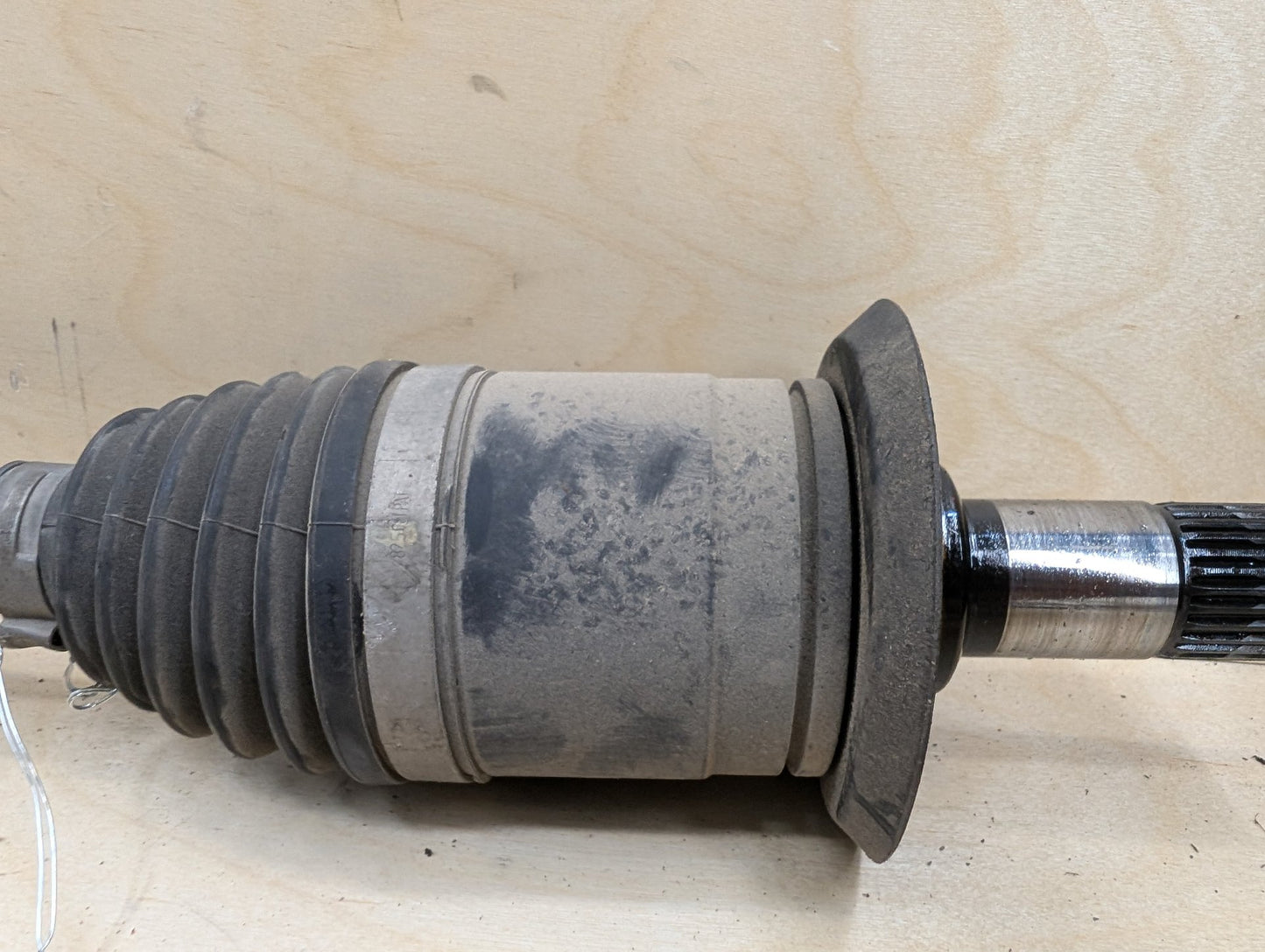 2012-2018 BMW 320i F30 Rear Right Passenger Half Shaft Output CV Axle 7609352