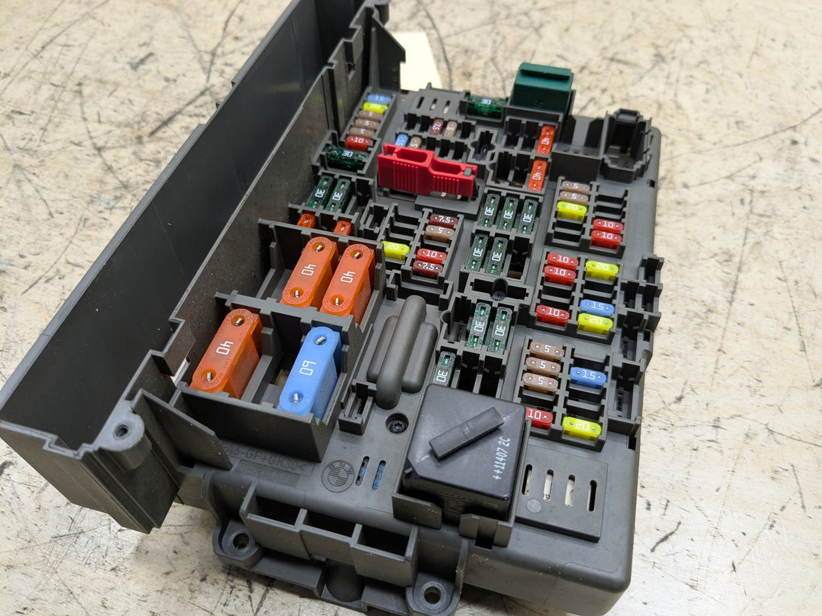 2007-2013 BMW 328i E92 Front Power Distribution Fuse Box 9119444 OEM