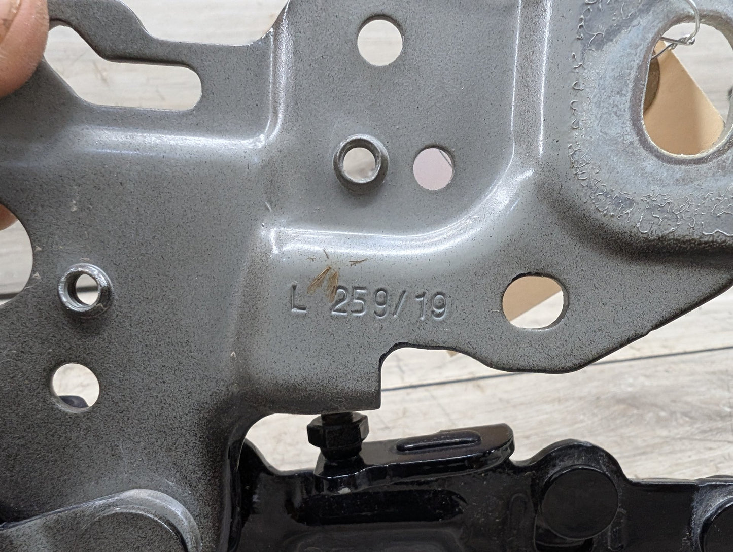 19-24 OEM BMW G20 Front Left Right Bonnet Hood Hinges Black Pair SET