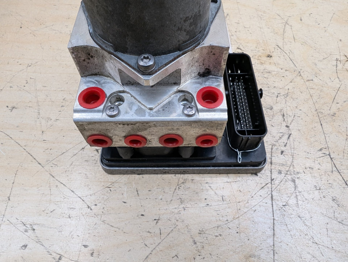 2018-2024 BMW X3 G01 ABS Pump Module 6893764