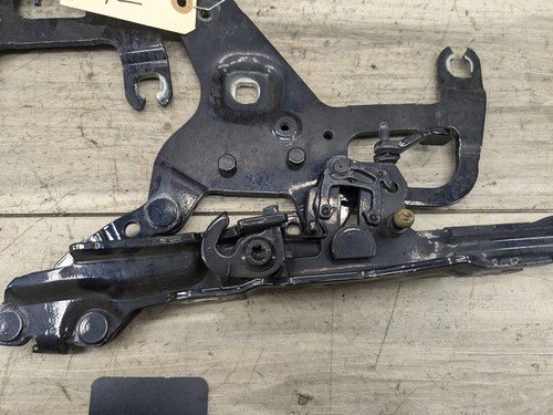 14-19 OEM BMW F15 F16 F85 F86 X5 X6 Left Right Hood Hinge Support Bracket SET