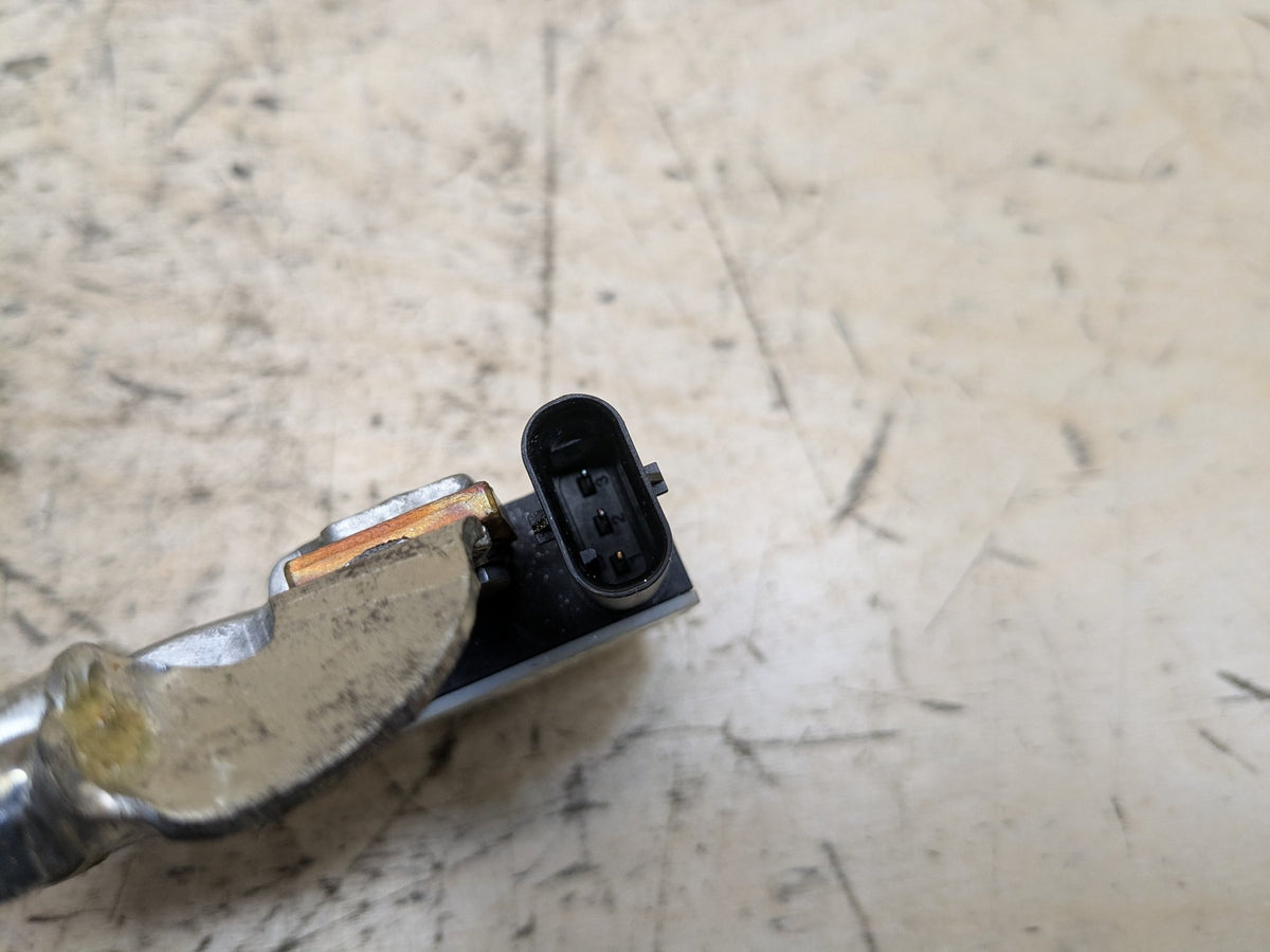 OEM BMW E90 E91 E92 E93 328 330 335 Negative Battery Cable Terminal IBS Sensor