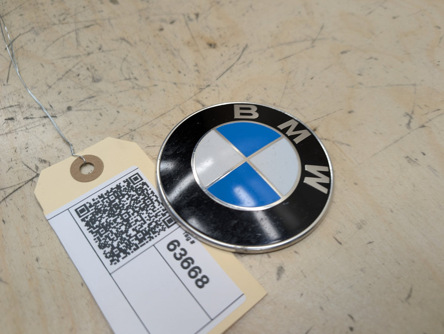2012-2018 BMW 320i F30 Emblem Badge Symbol Logo 7288752