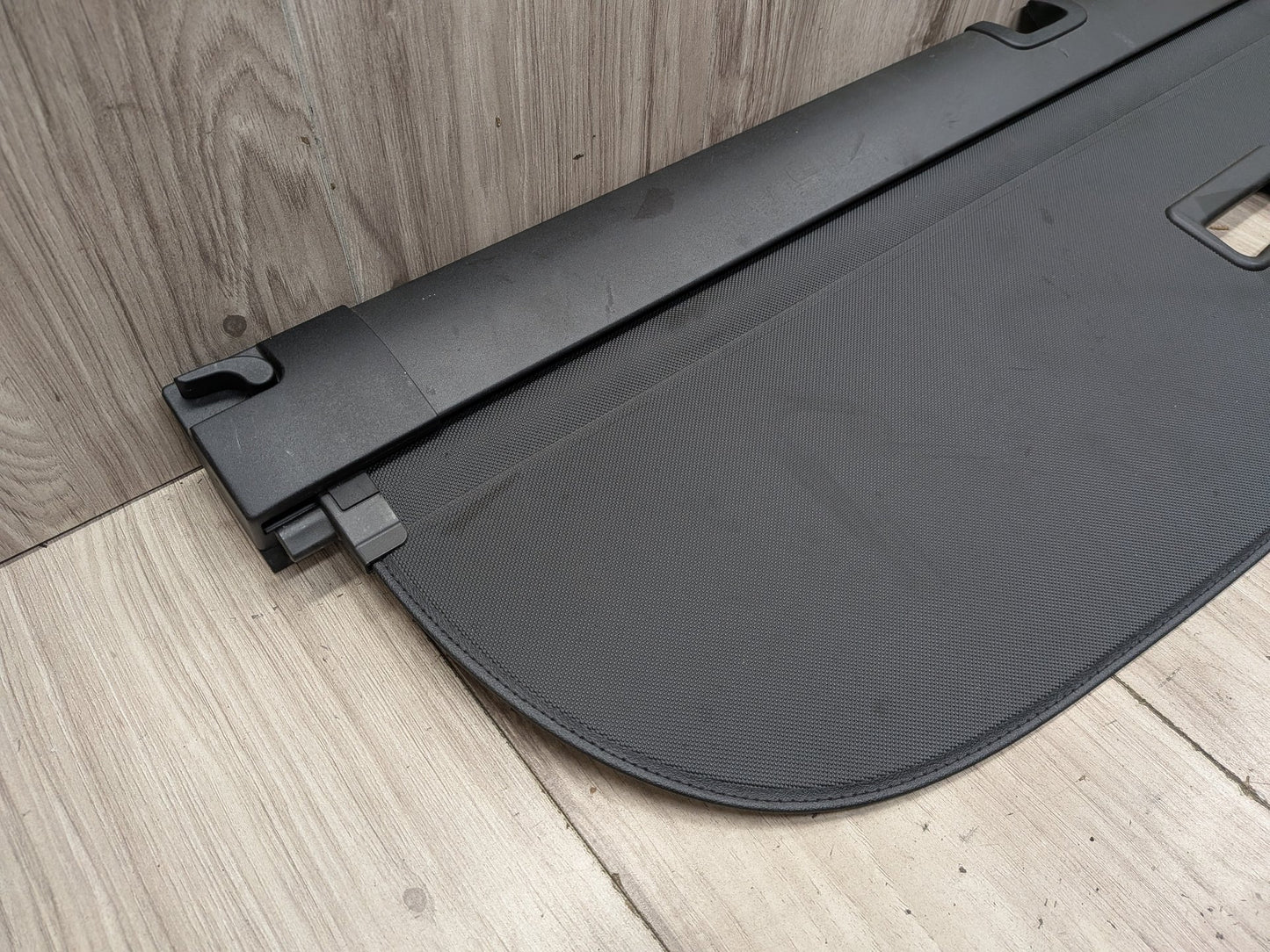 2015-2018 Audi Q3 8U Rear Trunk Upper Retractable Roller Luggage Shade Cover