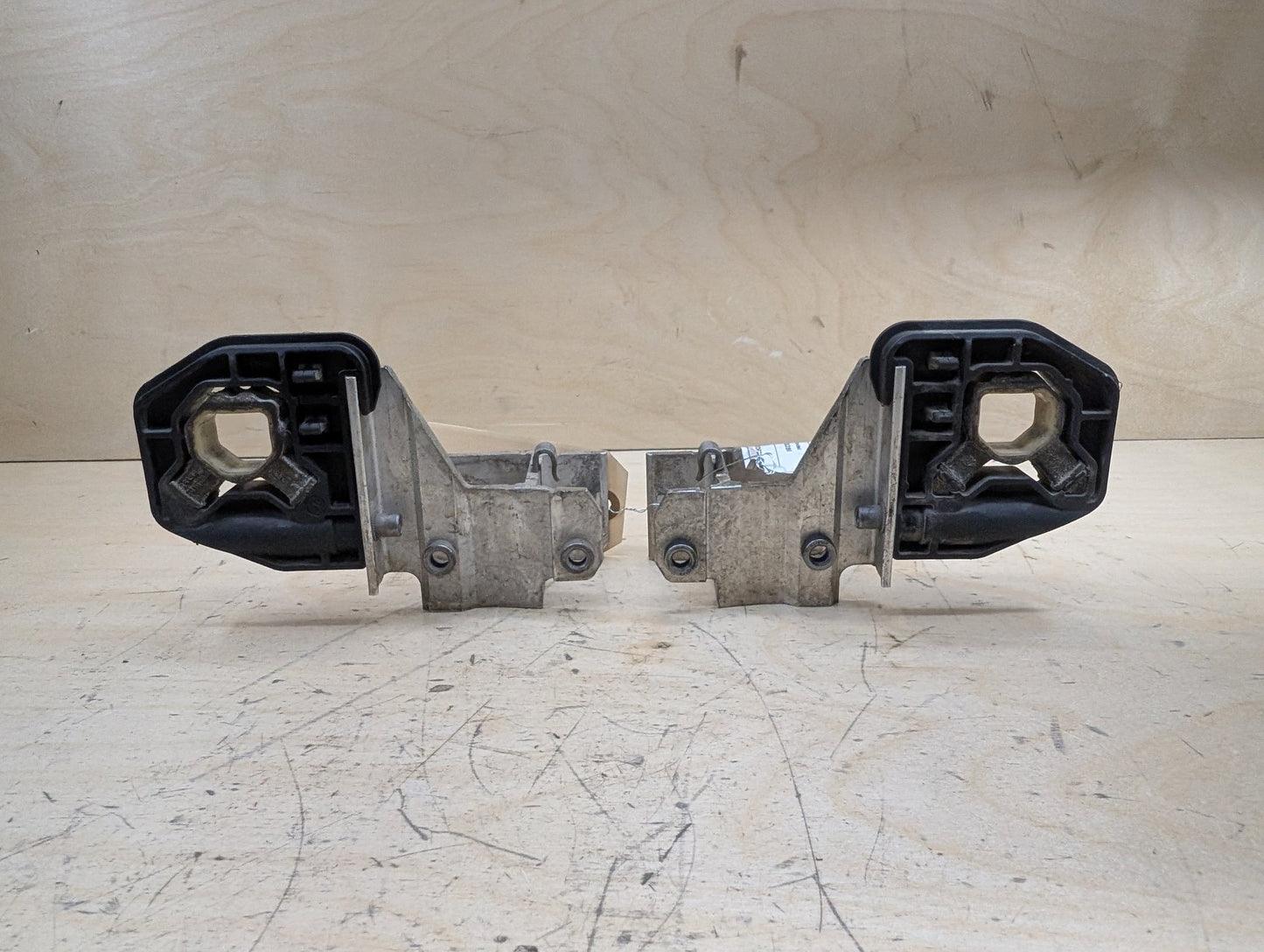 OEM BMW F22 F23 F30 F32 F33 F36 Left Right Radiator Carrier Support Bracket SET