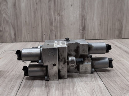 BMW X5 (E70) DYNAMIC DRIVE SUSPENSION HYDRAULIC VALVE BLOCK 37206782737