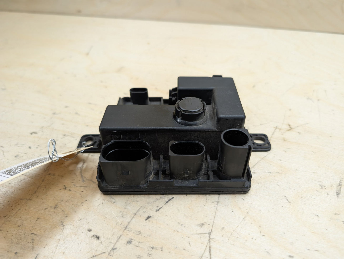OEM BMW F10 F15 F22 F23 F30 F32 F33 F36 Integrated Power Supply Control Module