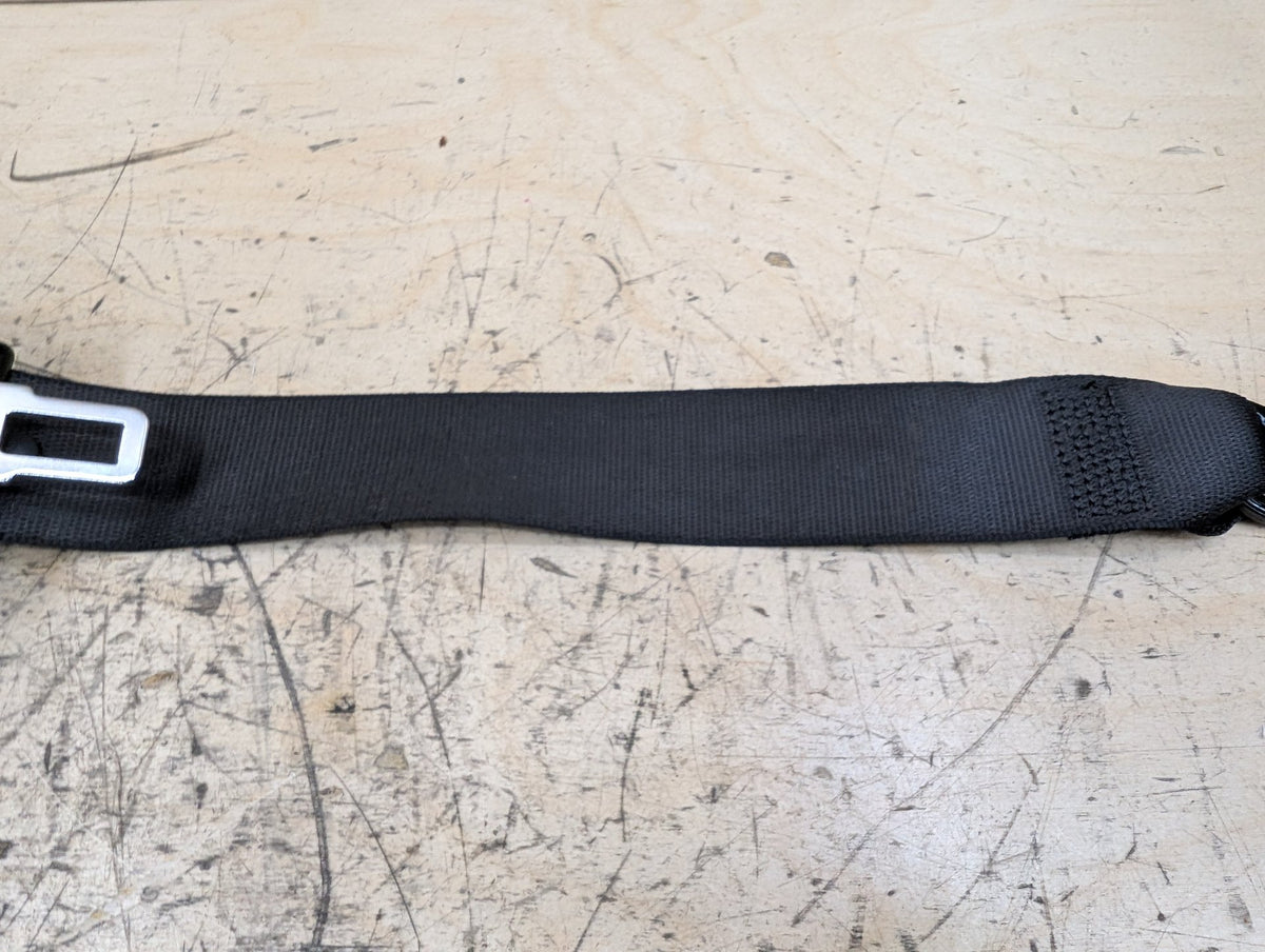 OEM BMW G11 G12 740 750 M760 B7 Rear Center Middle Seat Belt Retractor Black