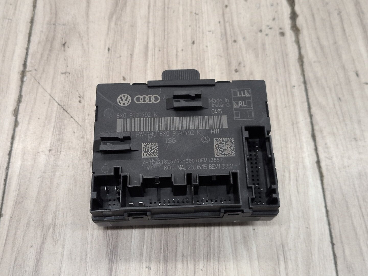 15-18 OEM Audi Q3 Front Right Passenger Side Door Window Control Module