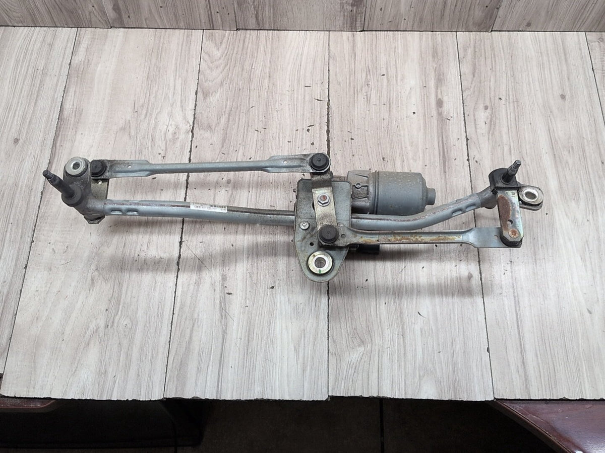 15-18 OEM Audi Q3 8U Front Windshield Wiper Linkage Motor 8U1955023