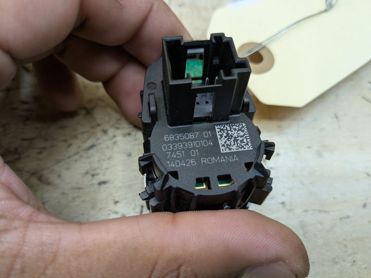 17-23 OEM BMW G30 G32 530 540 M550 640 Engine Start Stop Button Push Dash Switch