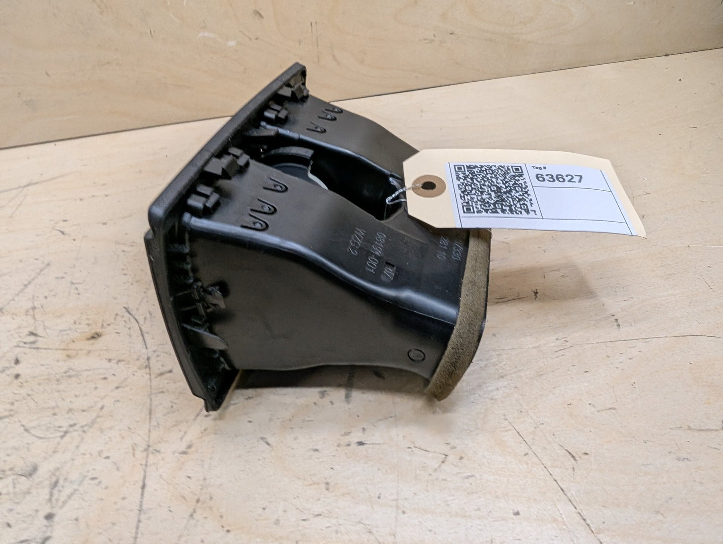 OEM BMW F22 F30 F32 F36 F80 F82 M3 M4 Rear AC Air Vent Trim Cover Panel Black