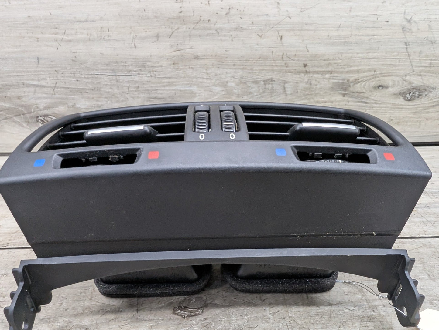 07-14 OEM BMW E70 E71 X5 X6 X5M X6M Rear Center AC Air Vent Grille Black