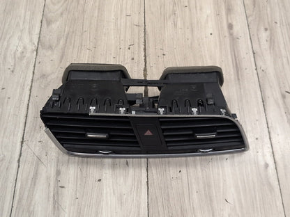 2015-2018 Audi Q3 8U Dashboard Dash Board Middle Center Air Vent 8U1820951C