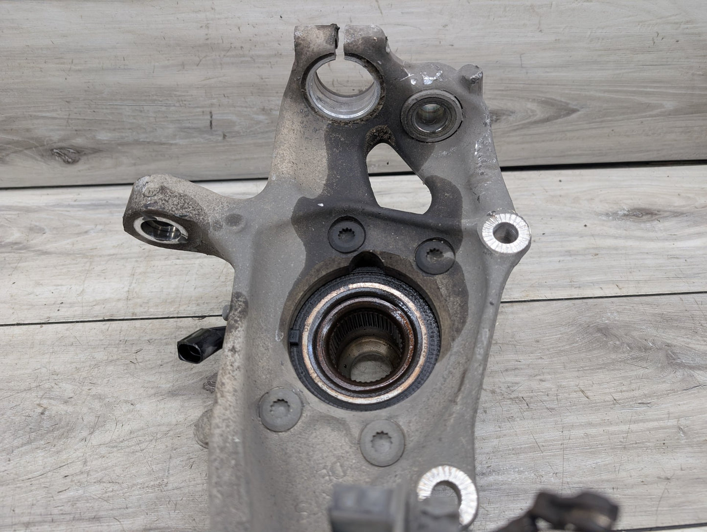 2008 - 2017 Audi S5 8T Front Left Driver Spindle Knuckle w/ Bearing 4G0407241D