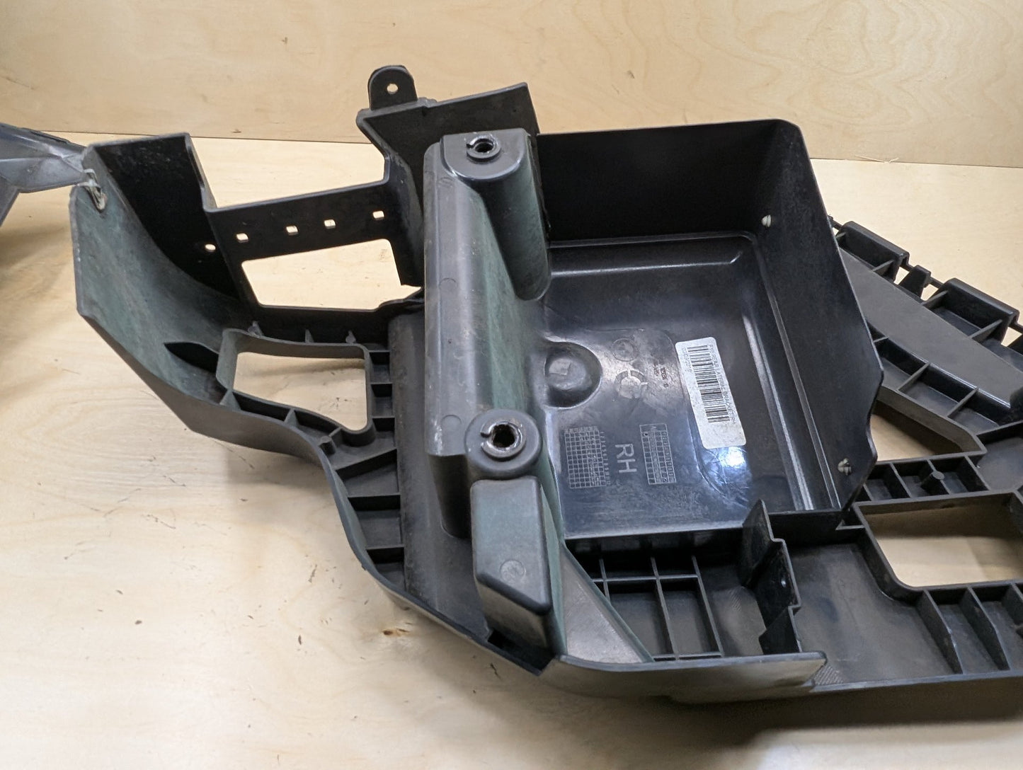 15-19 OEM BMW F16 X6 Rear Right Passenger Bumper Supports Brackets Mounts PAIR